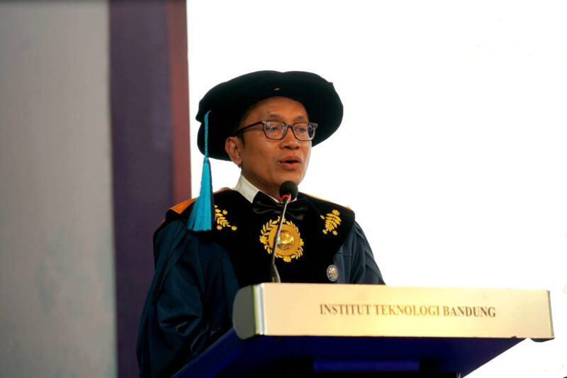 Orasi Ilmiah Prof. Dr. Aswan: Perjalanan Panjang Sang Penjelajah Waktu dalam Perspektif Sejarah Bumi –  Institut Teknologi Bandung